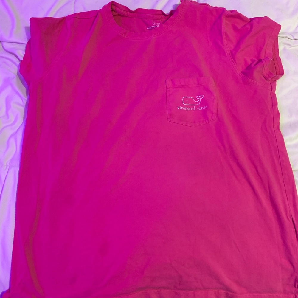 hot pink vv tee
